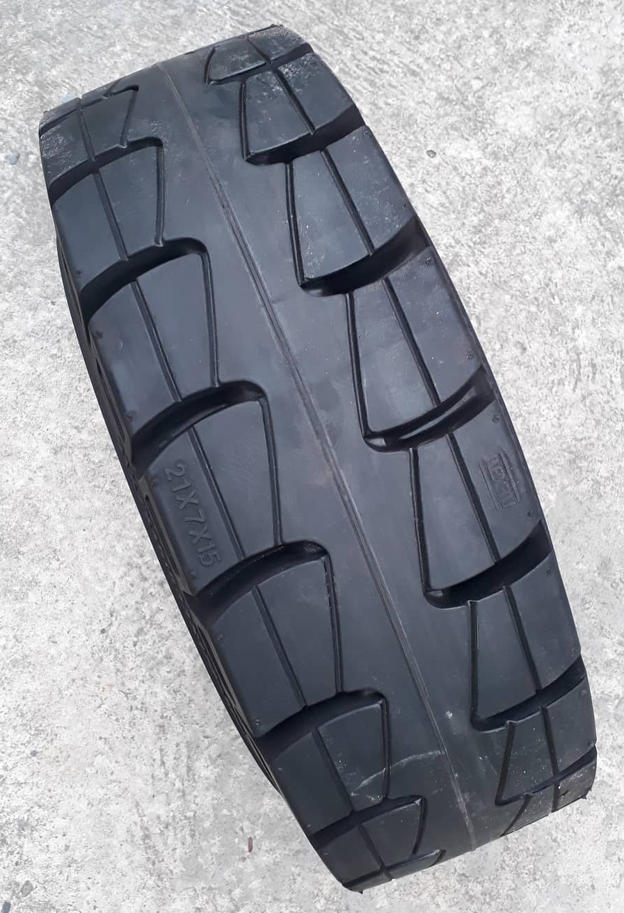 mua lop dac xe nang.jpg (367 KB)